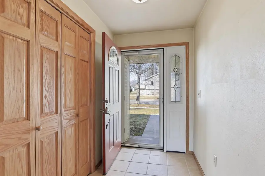 907 E FLORIDA AVENUE, Appleton, WI 54911 - #2