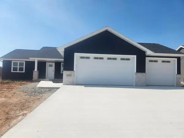 8300 XAVIER DRIVE, Neenah, WI 54952