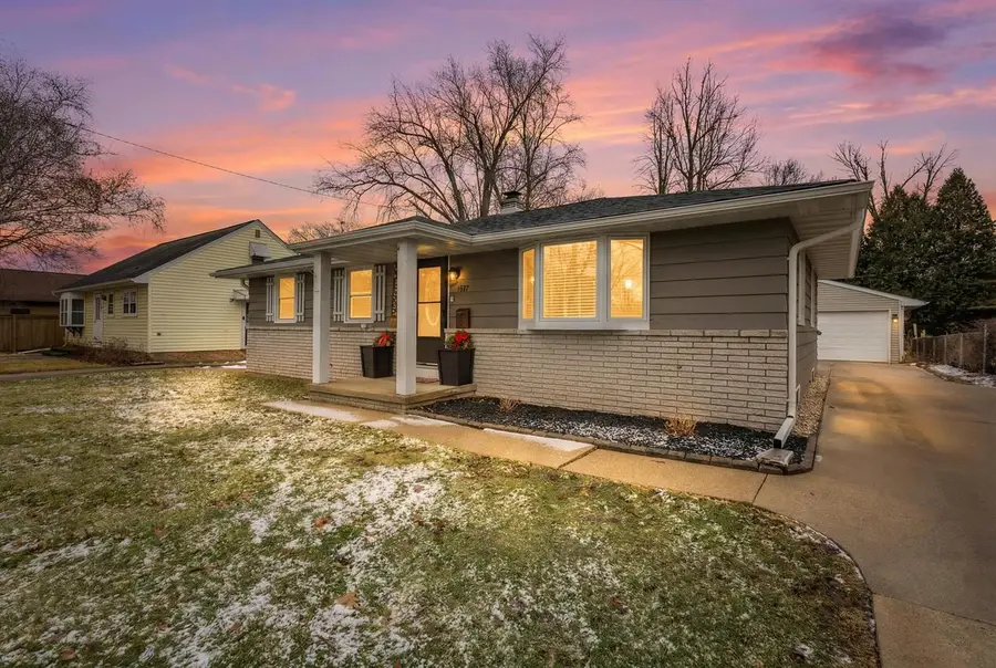 1437 E GLENDALE AVENUE, Appleton, WI 54911 - #2