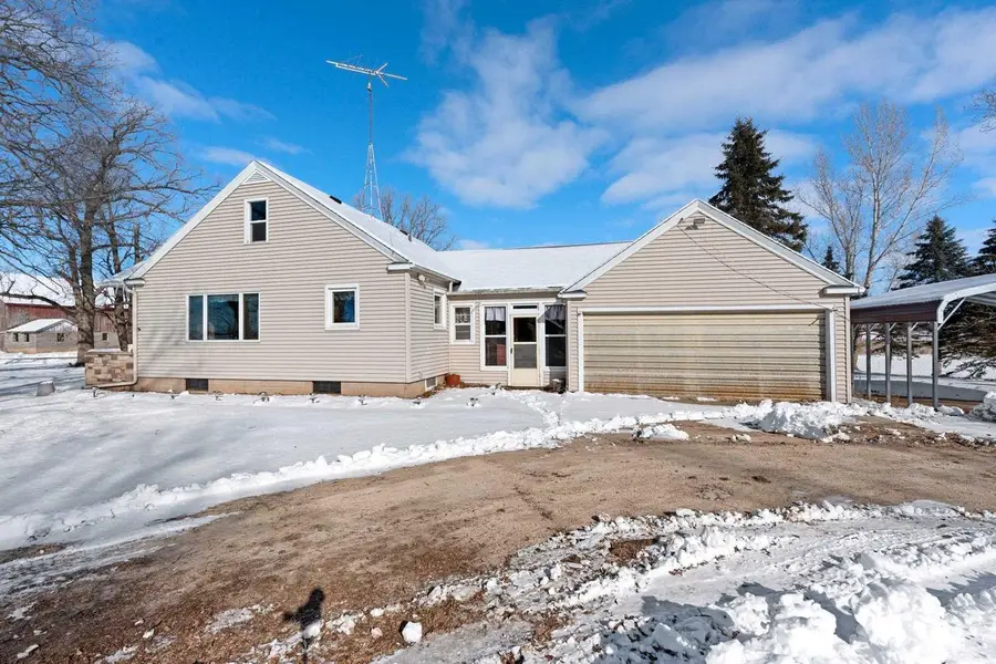 W1350 COTTONVILLE COURT, Berlin, WI 54923 - #2