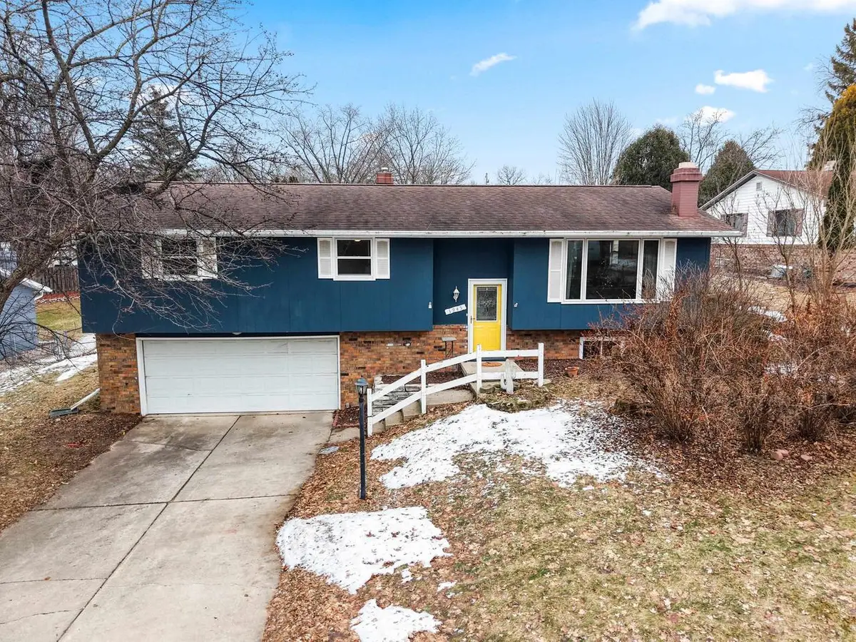 1945 EVERBREEZE ROAD, Green Bay, WI 54304 - #1