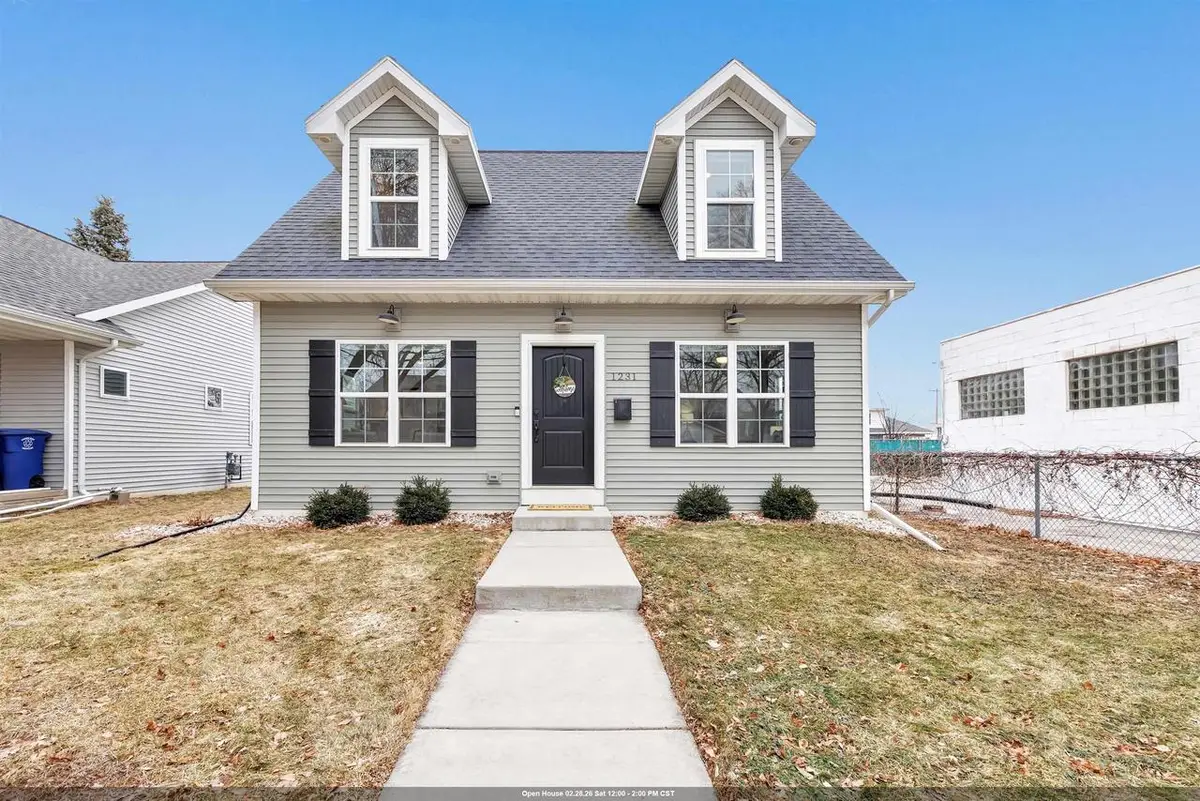 1231 S GREENWOOD AVENUE, Green Bay, WI 54304 - #1