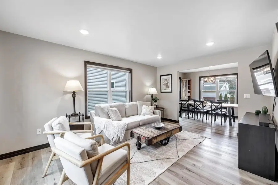 1231 S GREENWOOD AVENUE, Green Bay, WI 54304 - #2