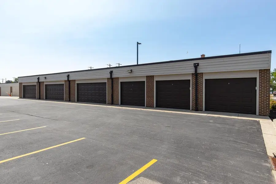 105 WASHINGTON AVENUE  #101, Oshkosh, WI 54901 - #3