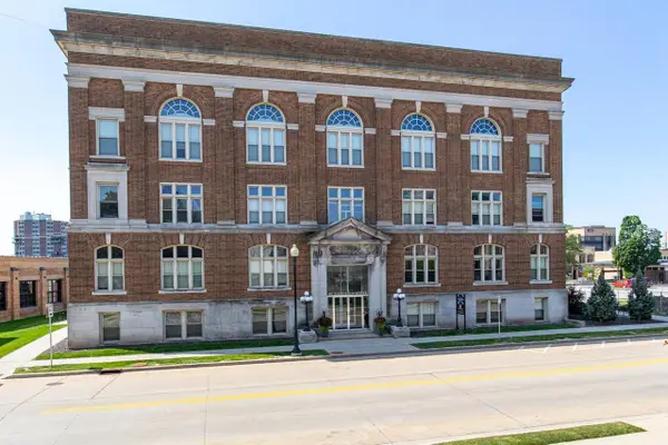 105 WASHINGTON AVENUE  #302, Oshkosh, WI 54901