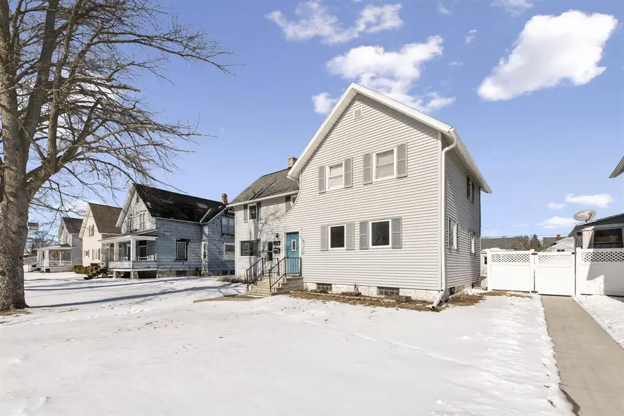 1120 ELIZABETH AVENUE, Marinette, WI 54143 - #2