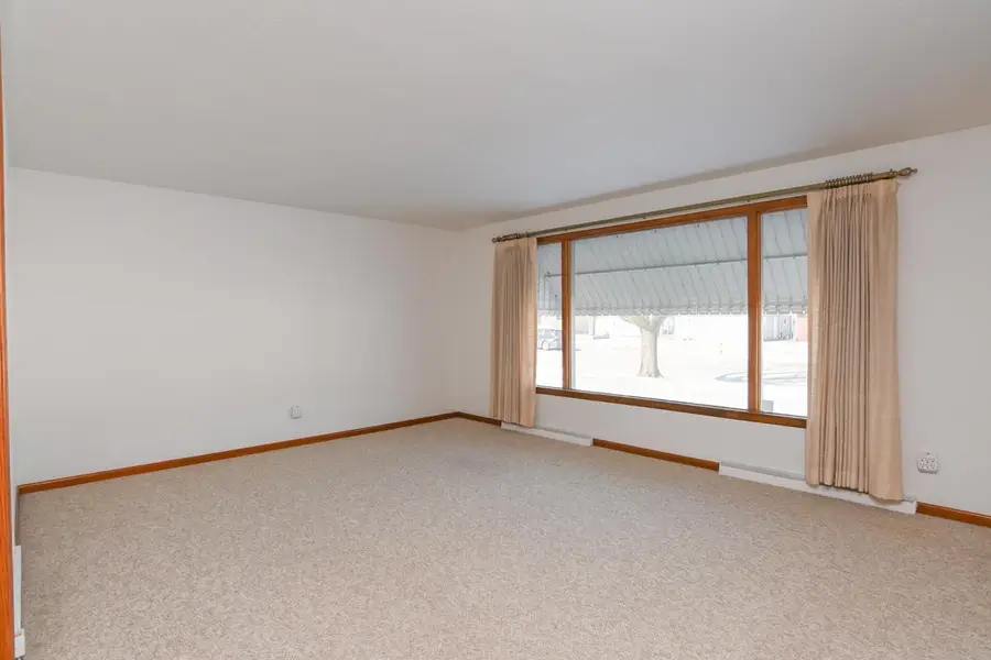 432 N LOCUST STREET, Green Bay, WI 54303 - #2