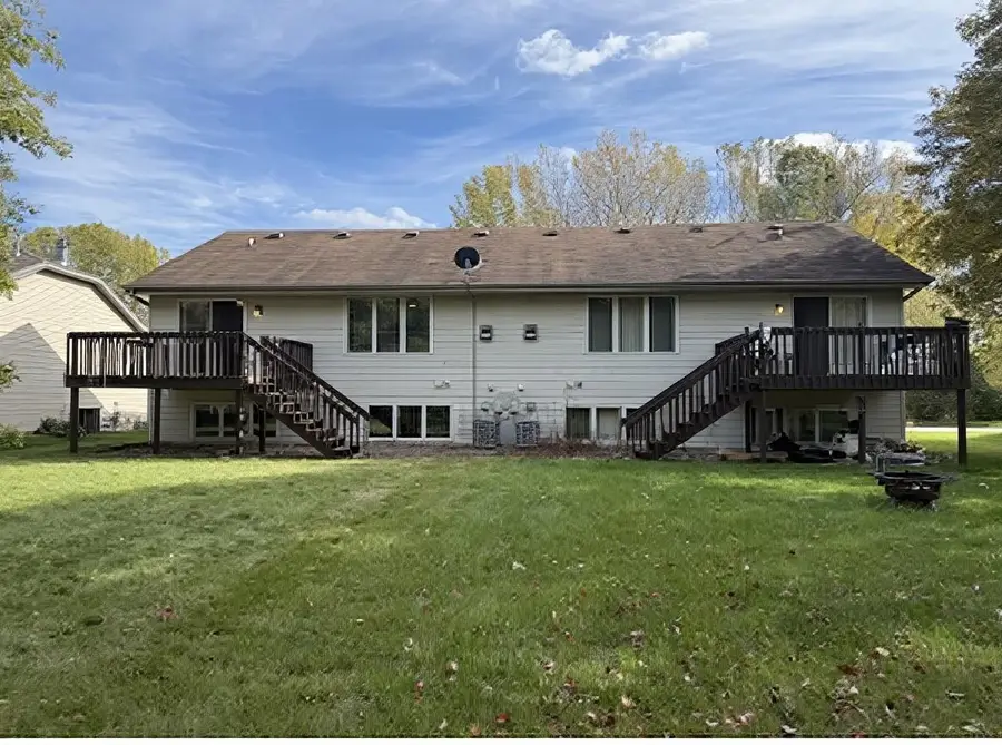 2119 N CLOUDVIEW DRIVE, Appleton, WI 54914 - #2