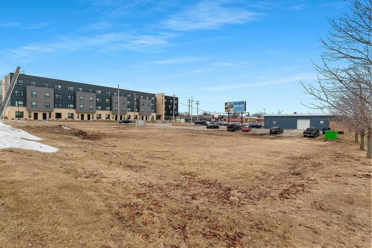 2500 UNIVERSITY AVENUE, Green Bay, WI 54302 - #1