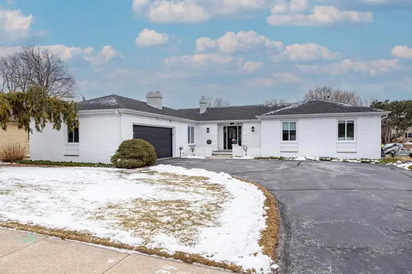 933 STARBOARD COURT, Oshkosh, WI 54901