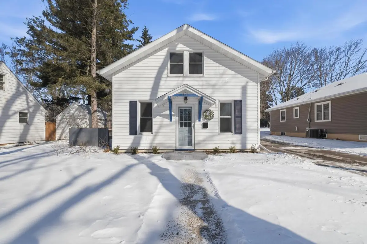 930 RHODE ISLAND STREET, Sturgeon Bay, WI 54235 - #1