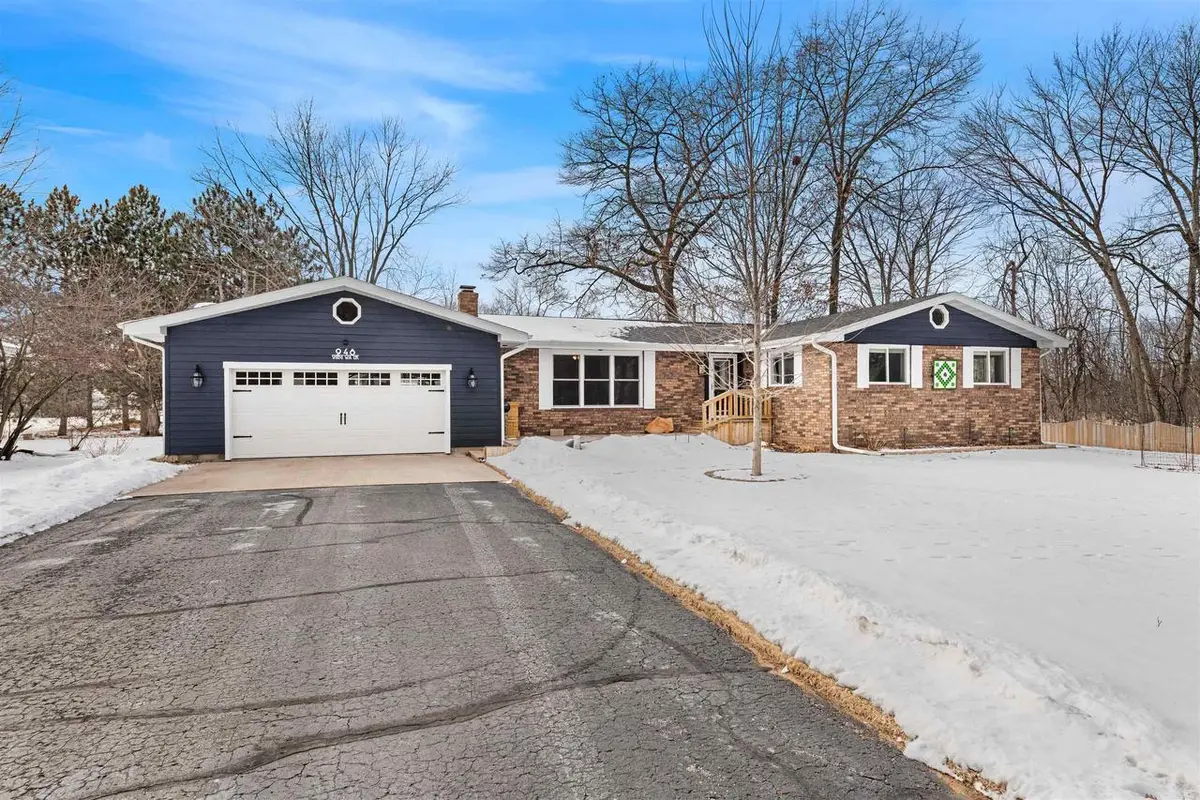 948 SHING WA UK DRIVE, Marinette, WI 54143 - #1