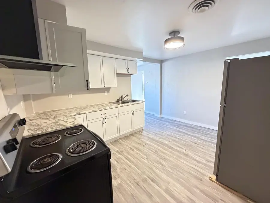 313 ELM STREET, New London, WI 54961 - #3