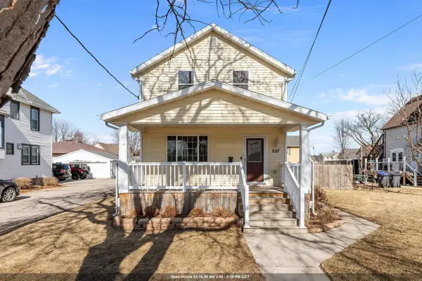 207 W FOREST AVENUE, Neenah, WI 54956