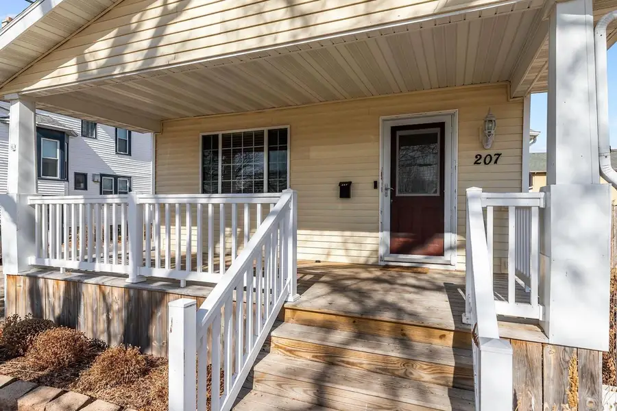 207 W FOREST AVENUE, Neenah, WI 54956 - #3