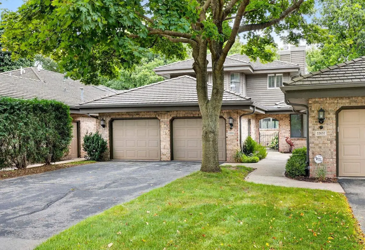 2905 FOX RUN, Appleton, WI 54914 - #1