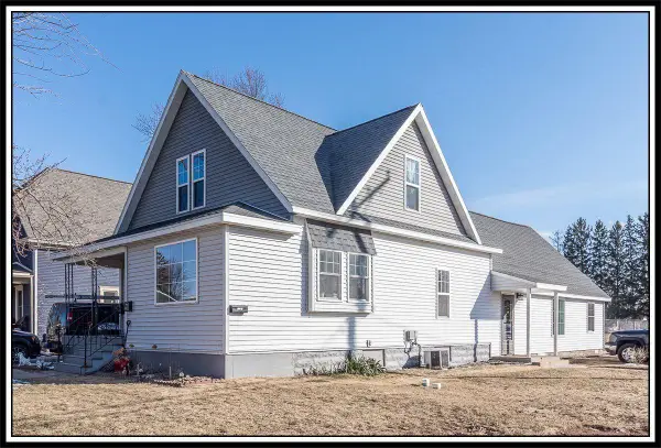 622 W WASHINGTON STREET, New London, WI 54961