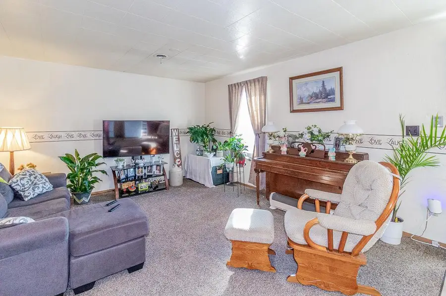 622 W WASHINGTON STREET, New London, WI 54961 - #3