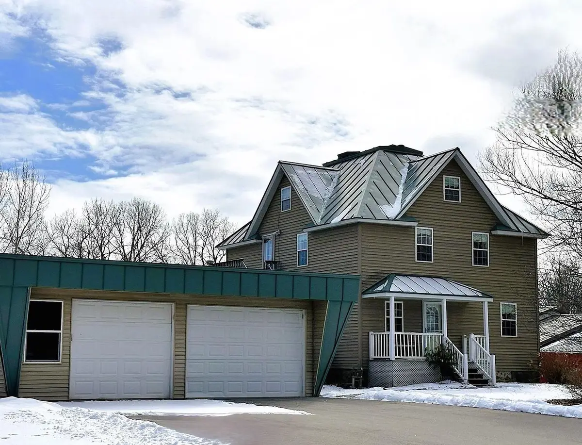 1984 OAKRIDGE ROAD, Neenah, WI 54956 - #1