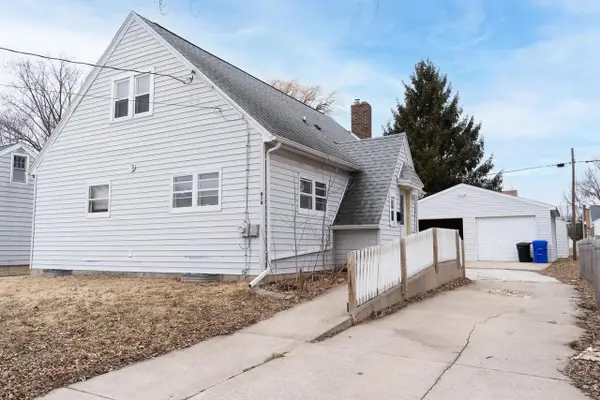 914 W BREWSTER STREET, Appleton, WI 54914