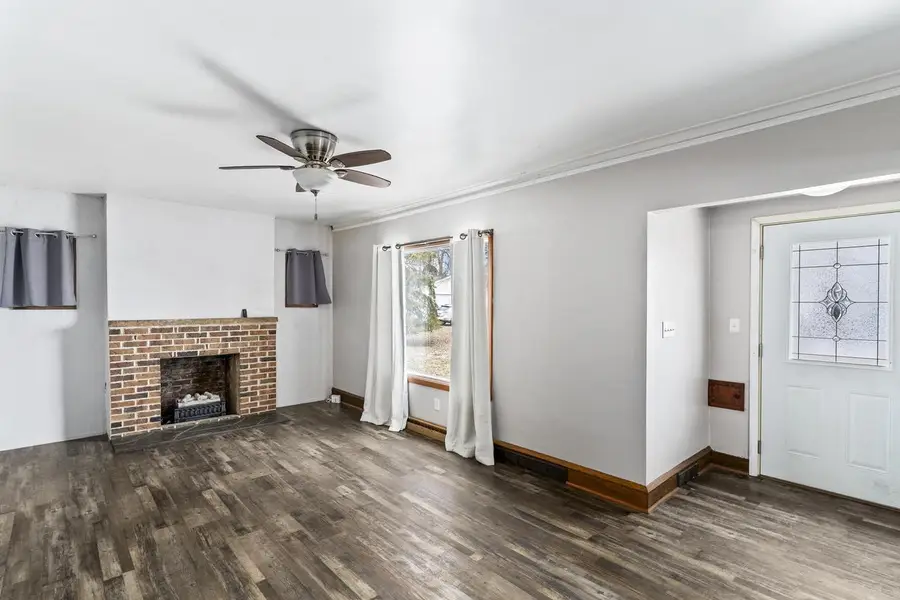 914 W BREWSTER STREET, Appleton, WI 54914 - #3