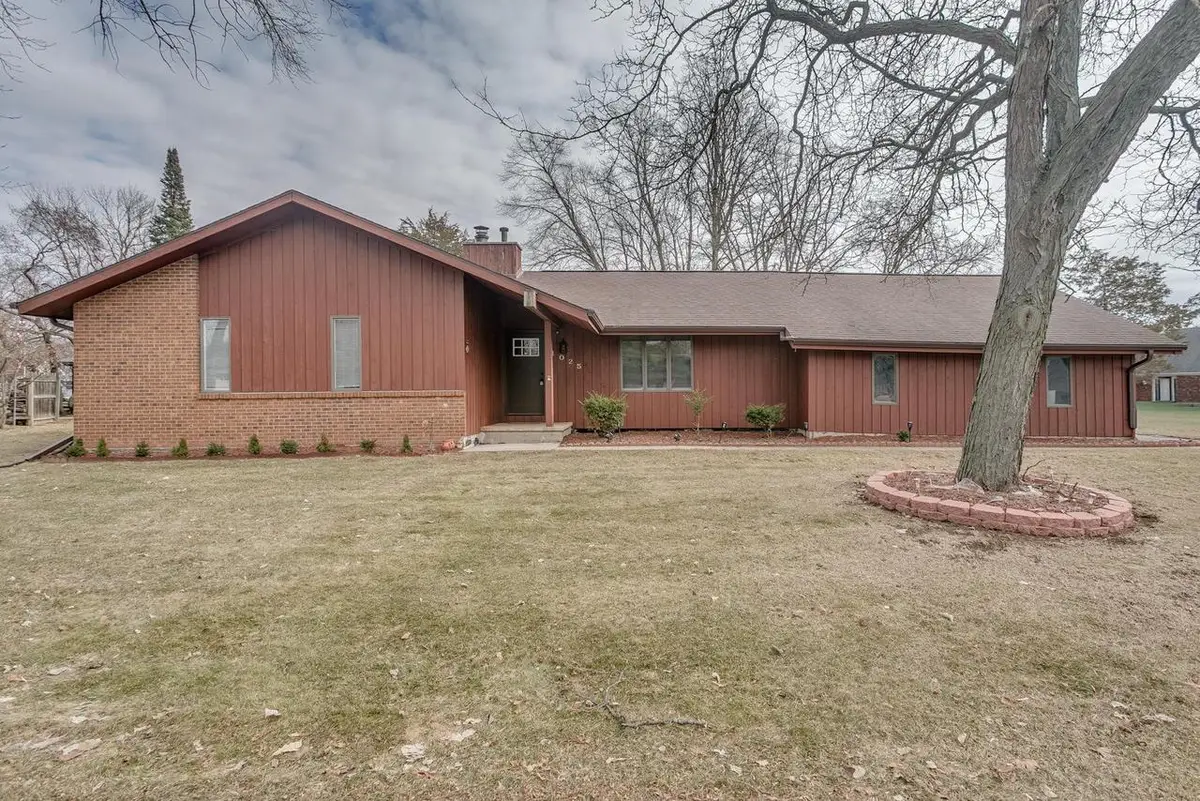 1025 GREENDALE COURT, Menasha, WI 54952 - #1