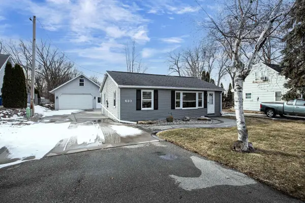 623 HUNTERS POINT ROAD, Neenah, WI 54956