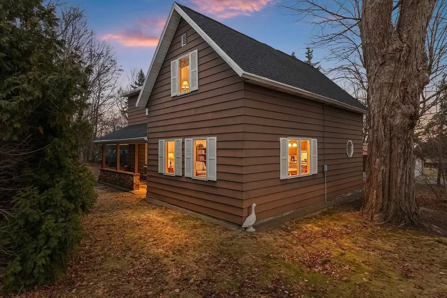 E8557 WEYAUWEGA ROAD, New London, WI 54961 - #2