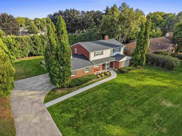 907 ERNST DRIVE, Green Bay, WI 54304