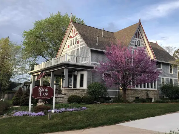 637 S MONROE AVENUE, Green Bay, WI 54301