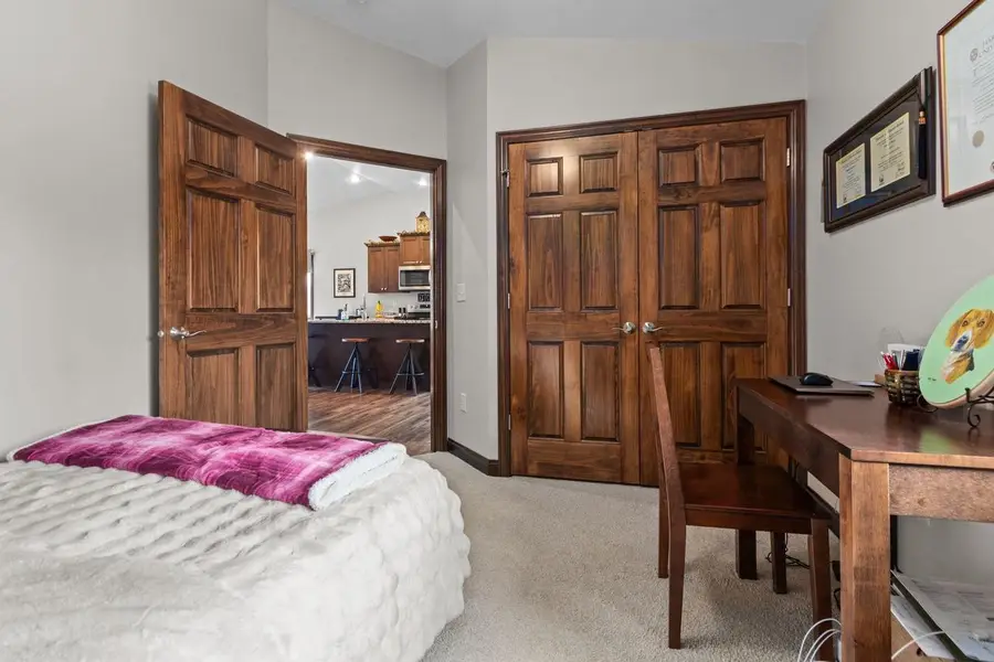 1054 W WILLIS WAY, Appleton, WI 54913 - #2