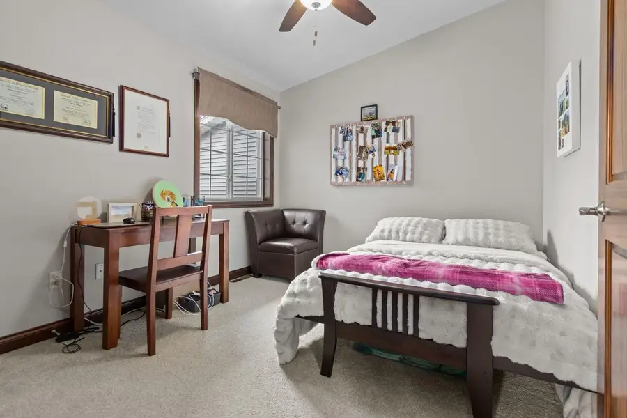 1054 W WILLIS WAY, Appleton, WI 54913 - #3