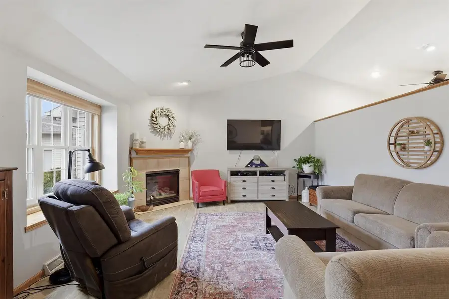 22 SPENCER VILLAGE COURT, Appleton, WI 54914 - #3