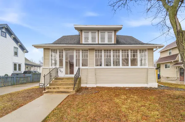 727 1ST STREET, Menasha, WI 54952