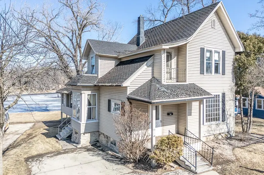 211 E WOLF RIVER AVENUE, New London, WI 54961 - #2