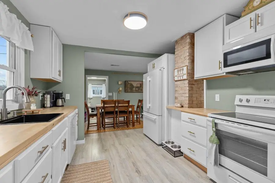 141 PLUMMER AVENUE, Neenah, WI 54956 - #2