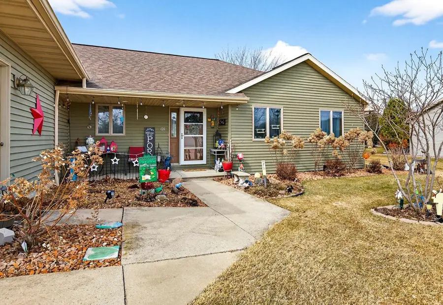 426 WOODEN SHOE CIRCLE, Kaukauna, WI 54130 - #2