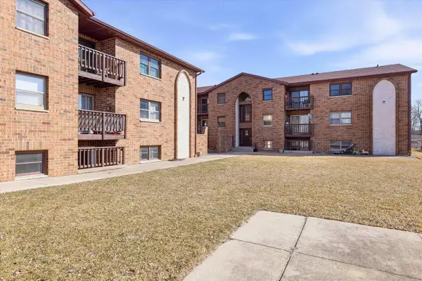 1161 GILLINGHAM ROAD  #B3, Neenah, WI 54952