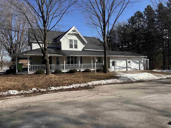 204 COLUMBIA STREET, Oconto Falls, WI 54154