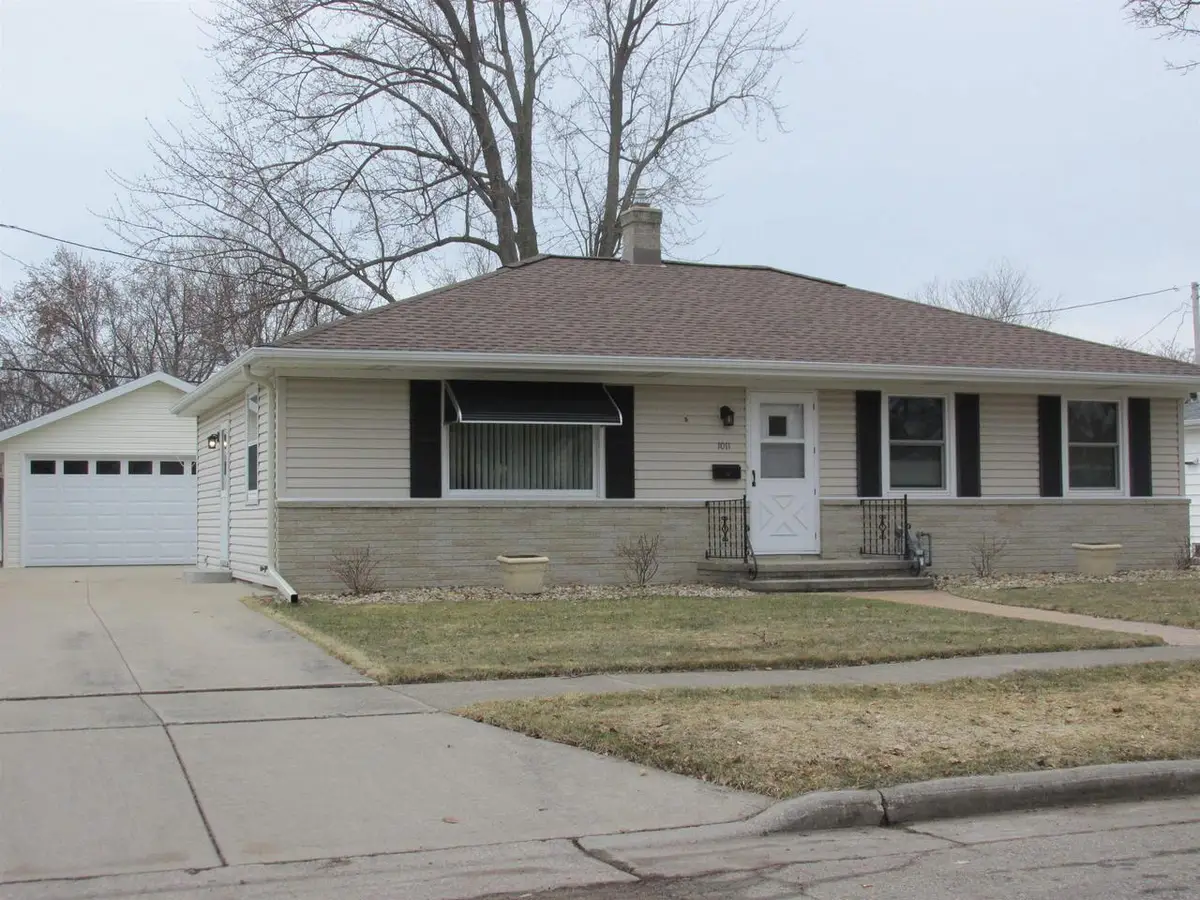 1011 E LINDBERGH STREET, Appleton, WI 54911 - #1