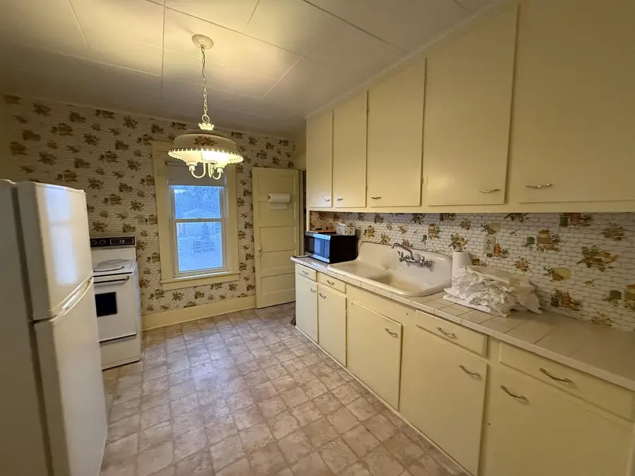 724 S HAMLIN STREET, Shawano, WI 54166 - #2