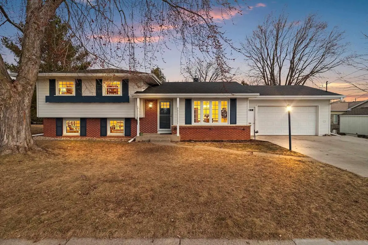 918 FLORIDA AVENUE, Oshkosh, WI 54902 - #1