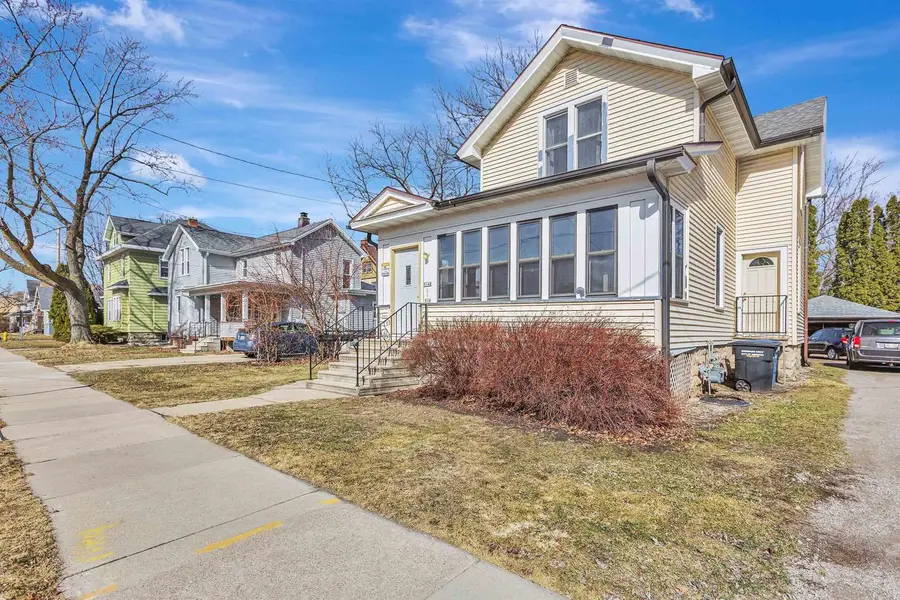 514 W IRVING AVENUE, Oshkosh, WI 54901 - #2