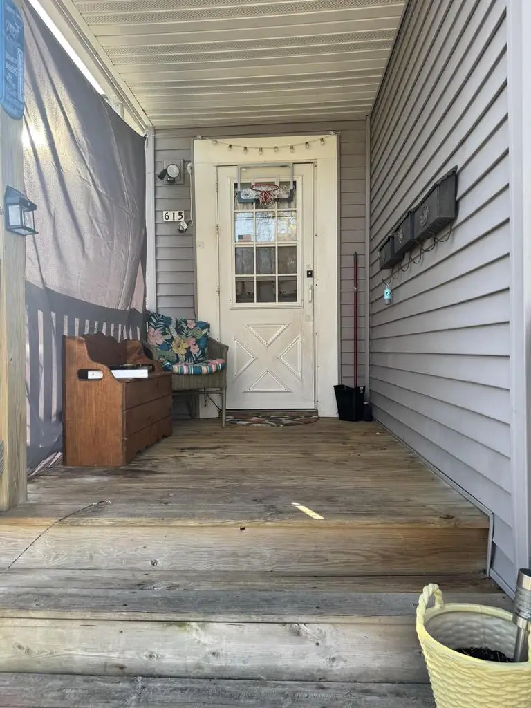 615 MT VERNON STREET, Oshkosh, WI 54901 - #2