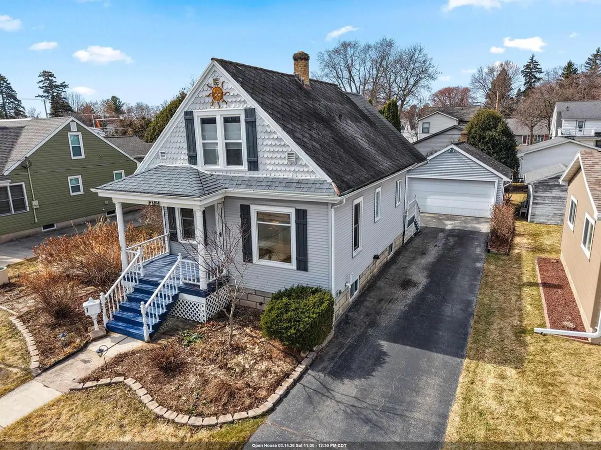 1525 N CLARK STREET, Appleton, WI 54911 - #1