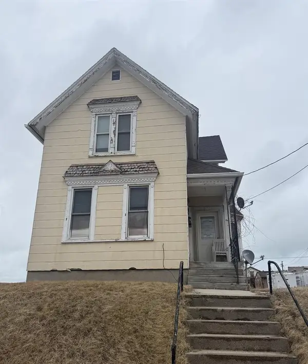 921 S 13TH STREET, Manitowoc, WI 54220