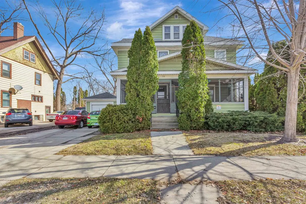 704 WISCONSIN STREET, Oshkosh, WI 54901 - #1