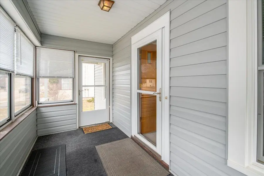 812 POWERS STREET, Oshkosh, WI 54901 - #3