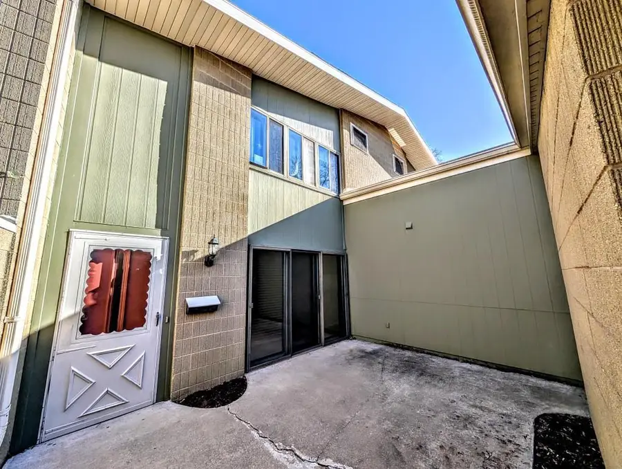 1235 W NICOLET CIRCLE, Appleton, WI 54914 - #3