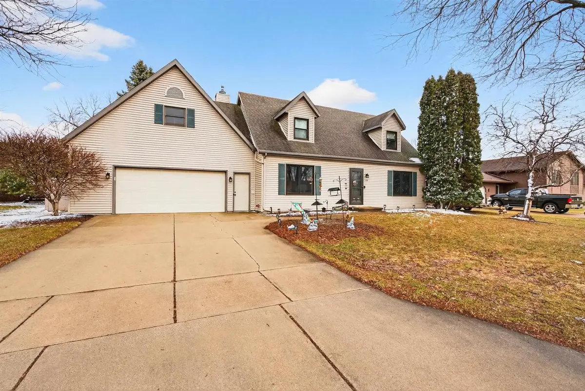 3230 S WHIP POOR WILL LANE, Appleton, WI 54915 - #1